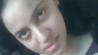 خوبصورت برونیٹ بیب ل ...