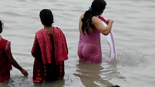 چیکنا گدا کے ساتھ ای ...