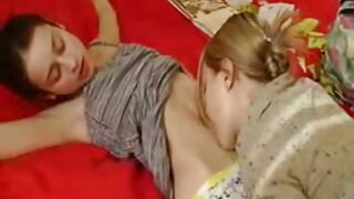 سنہرے بالوں والی فوٹ ...